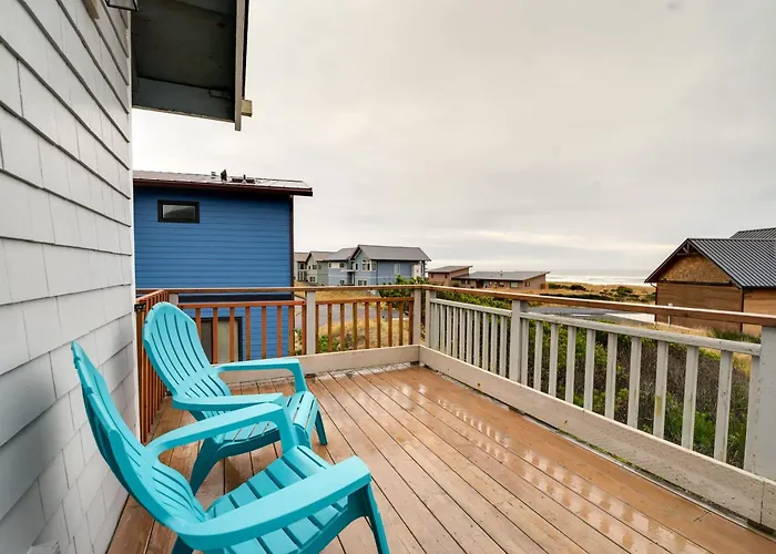 Walk To Beach! Pet-Friendly Westport Home W/ Views